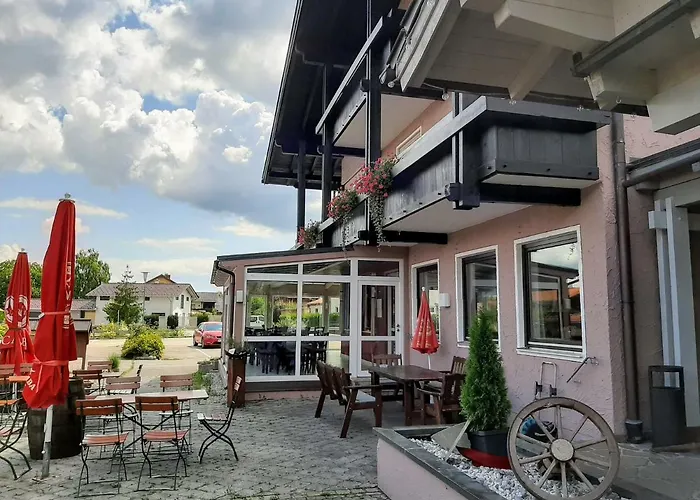 Dorfwirt Hotel *